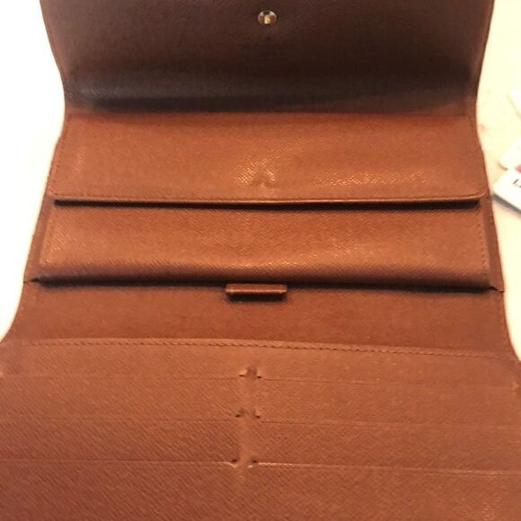 Authentic Louis Vuitton Monogram Sarah Wallet - Picture 3 of 5